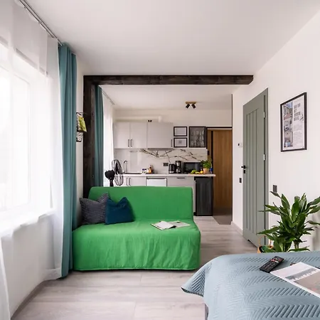 Garden & Private Parking With Playground Daire Riga