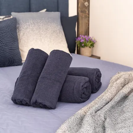 Garden & Private Parking With Playground Daire Riga