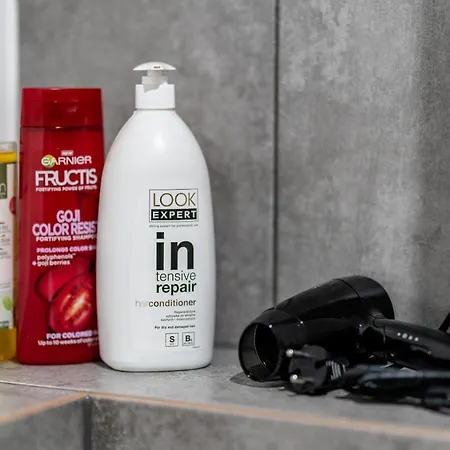 Garden & Private Parking With Playground Апартаменти