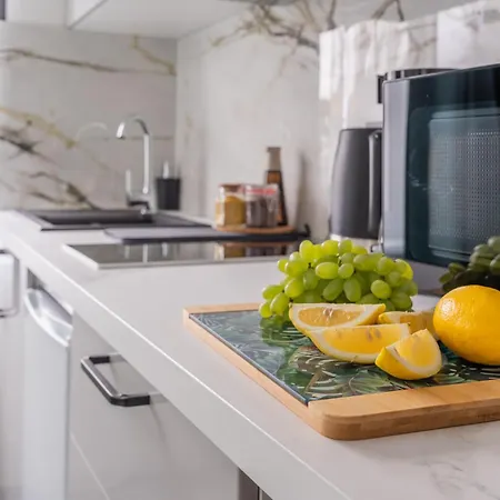 Apartment Garden & Private Parking With Playground Riga