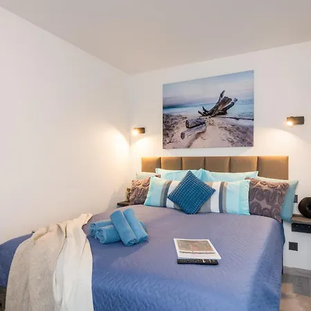 Garden & Private Parking With Playground * Riga