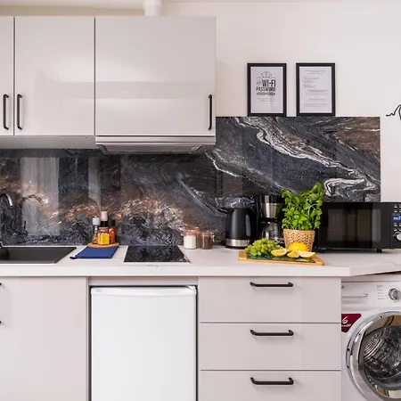 Διαμέρισμα Garden & Private Parking With Playground *