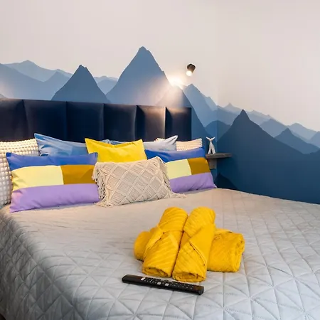 Garden & Private Parking With Playground