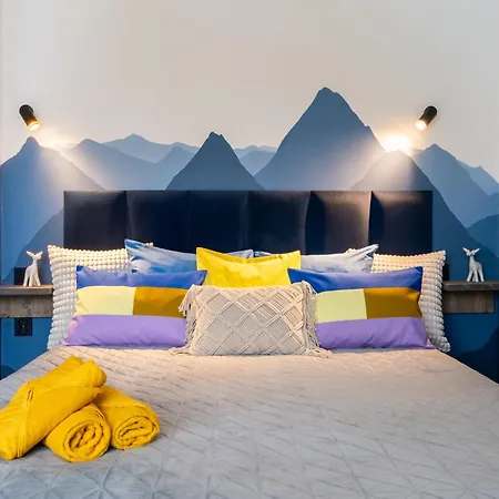 Garden & Private Parking With Playground Διαμέρισμα