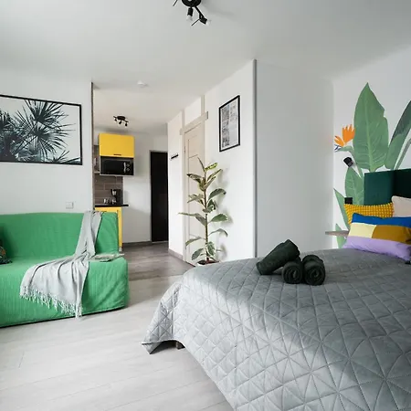 Garden & Private Parking With Playground Riga
