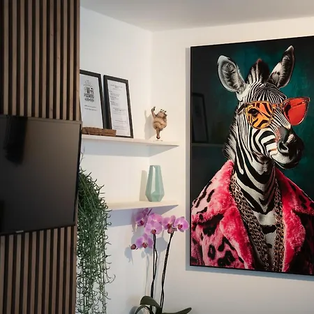 Garden & Private Parking With Playground