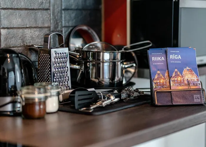 Garden & Private Parking With Playground Apartment