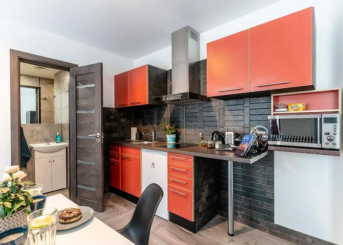 Apartment Garden & Private Parking With Playground *