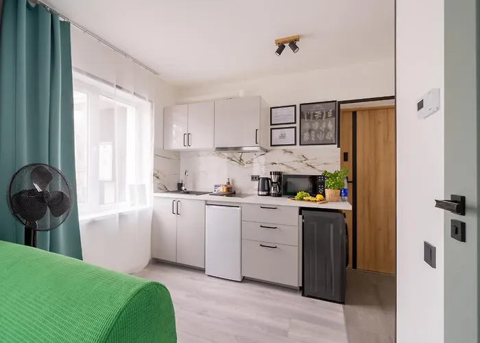 Apartament Garden & Private Parking With Playground