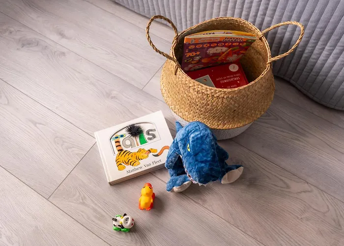 Apartment Garden & Private Parking With Playground