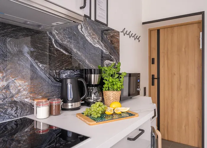 Garden & Private Parking With Playground