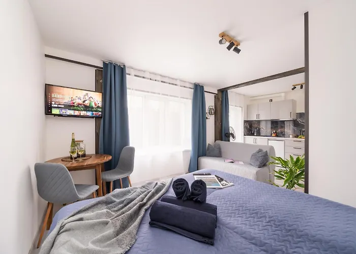 Garden & Private Parking With Playground