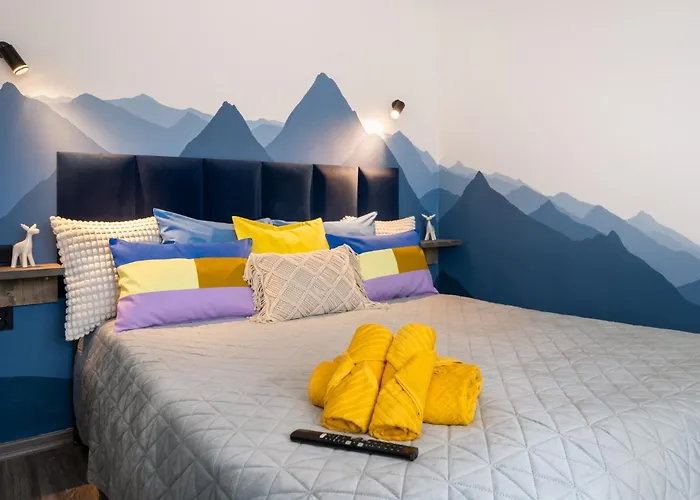 Garden & Private Parking With Playground