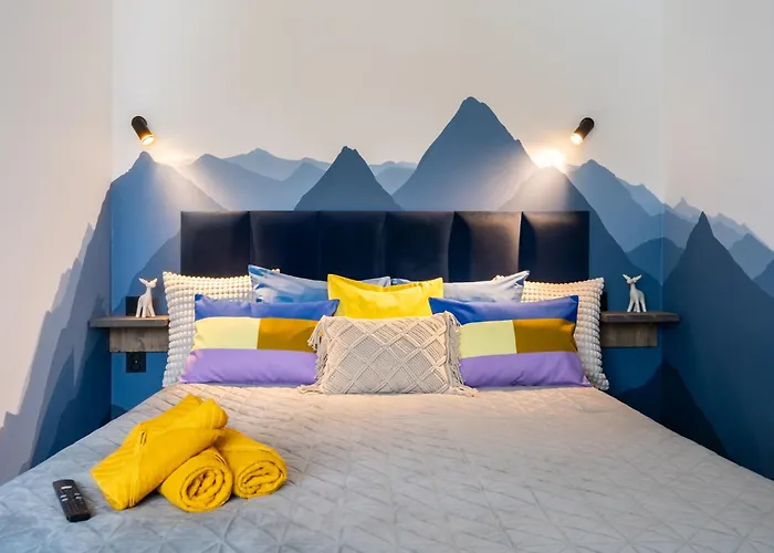 Garden & Private Parking With Playground Apartament