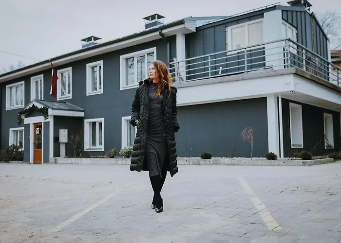 Garden & Private Parking With Playground Apartament *