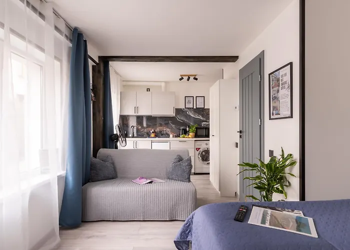 Garden & Private Parking With Playground *