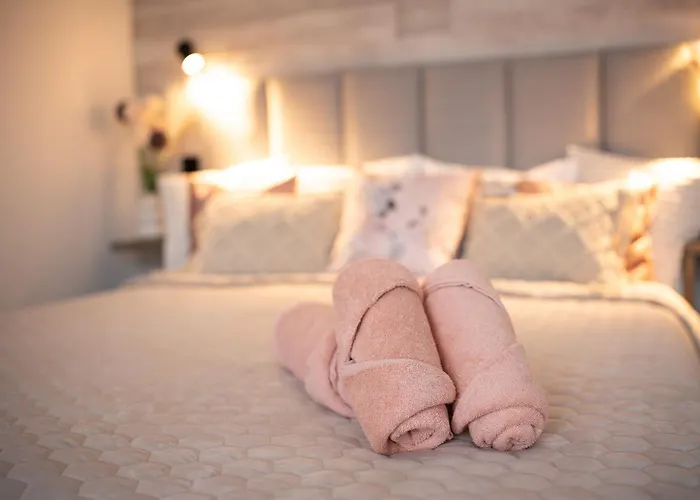 Garden & Private Parking With Playground