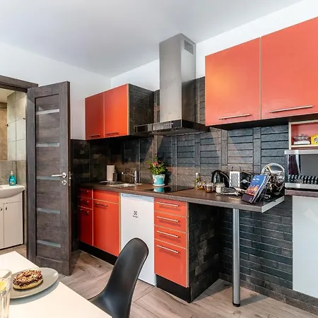 Apartment Garden & Private Parking With Playground *