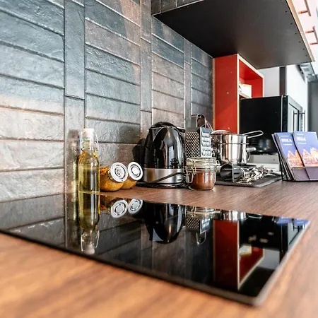 Garden & Private Parking With Playground