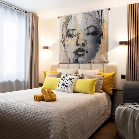 Apartamento Garden & Private Parking With Playground *